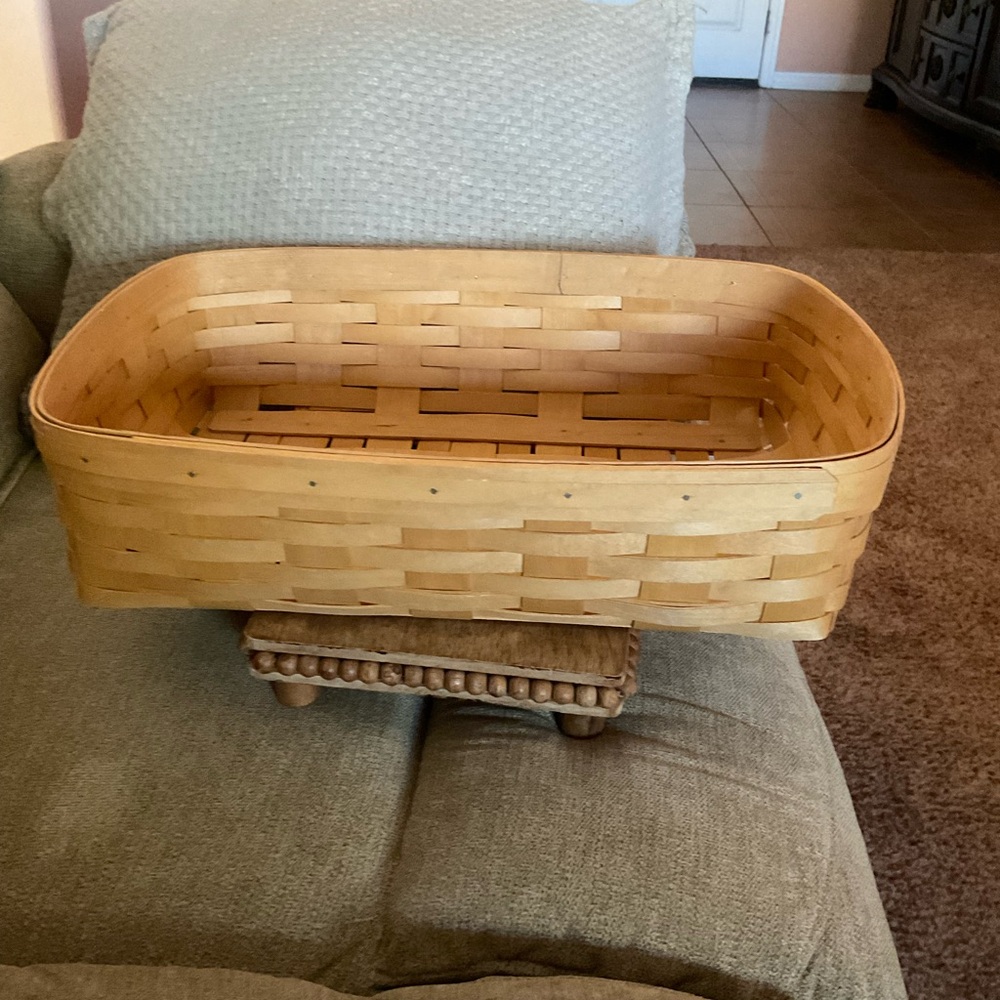 Wicker Royce Craft Vintage Basket, rectangular, handmade, signed. 17” x 11” 4.5”